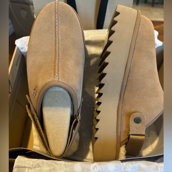 UGG LANAH CLOG PLATFORM
BNIB WOMANS SIZE 8 - Picture 4 of 9